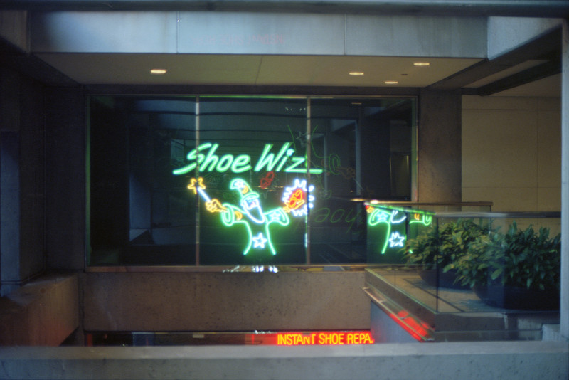 Shoe Wiz, Embarcadero Center, San Francisco.