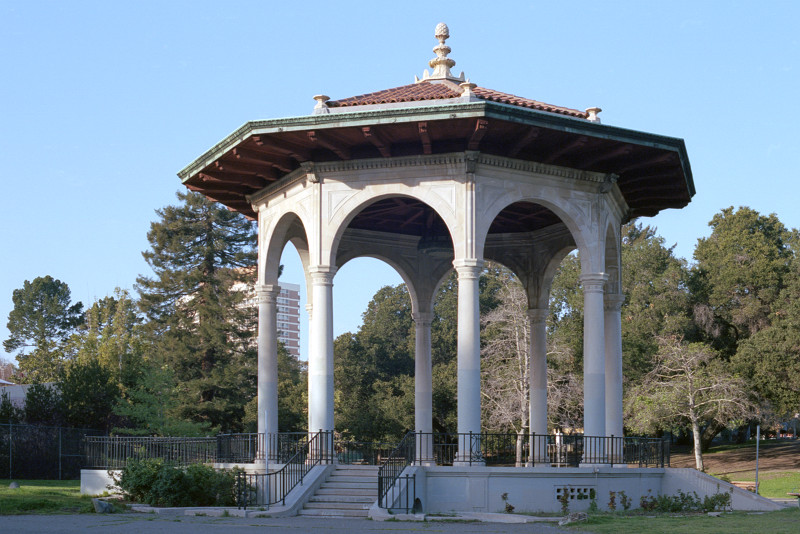 The pavilion at Oakland's Lake Merritt has eight slender columns supporting Roman arches, and a roof of terra cotta tiles.