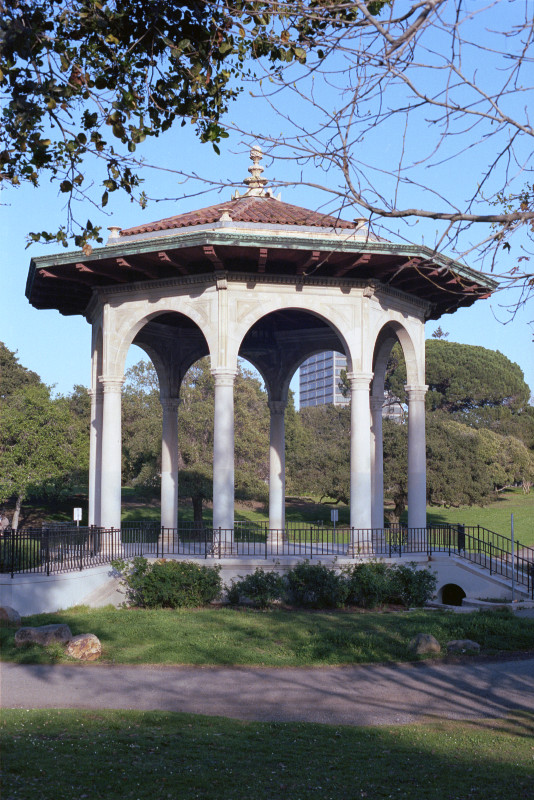 The pavilion at Oakland's Lake Merritt has eight slender columns supporting Roman arches, and a roof of terra cotta tiles.